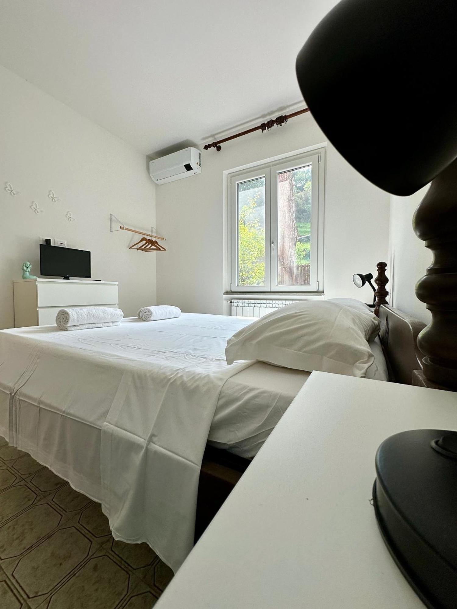Terrace & Parking - Holiday Home Near Fegina Beach Monterosso al Mare Exterior photo